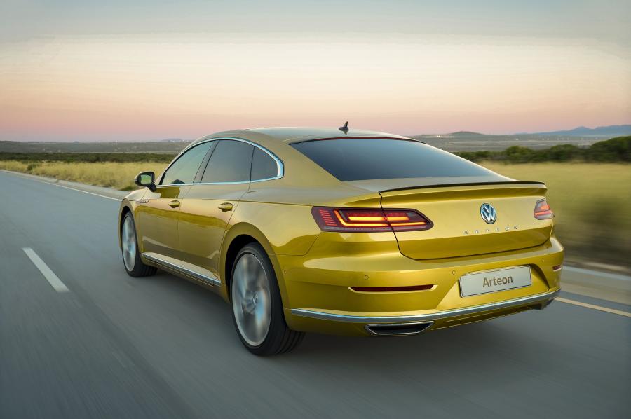  Volkswagen Arteon R-Line 2018 года  (ZA) (фото 12 из 25)